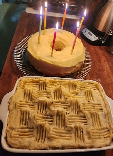 Crummy's Cake Supply & Studio