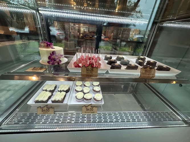 Oahu Bakes & Brew (Oahu Cakes)