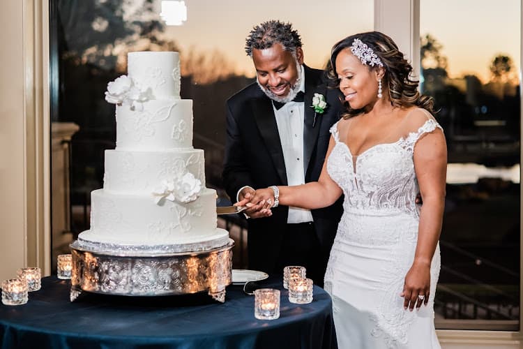 Wedding Cakes by Tammy Allen