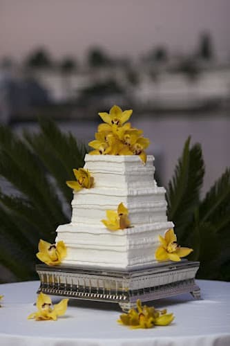 Kona Kakes Tropical Cake Bakery