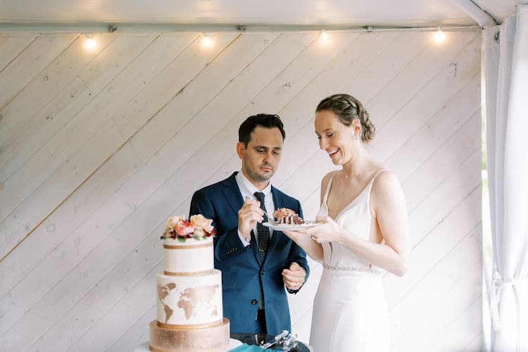 Mike's Amazing Cakes