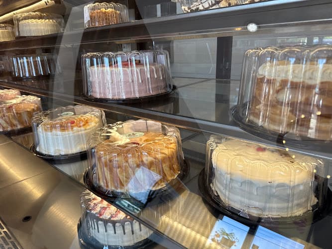 Suspiros Cakes - Broadway