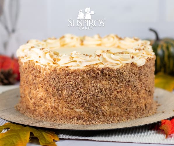 Suspiros Cakes
