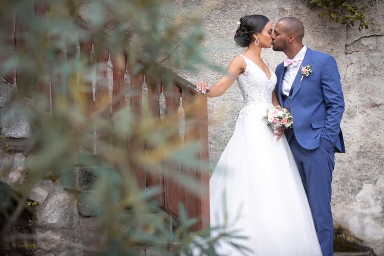 Ammaniel Hintza - Wedding & Headshot Photographer - Dallas, Rowlett & Garland