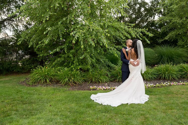 Katrina Cross Photography - Detroit Wedding, Branding and Boudoir Photographer