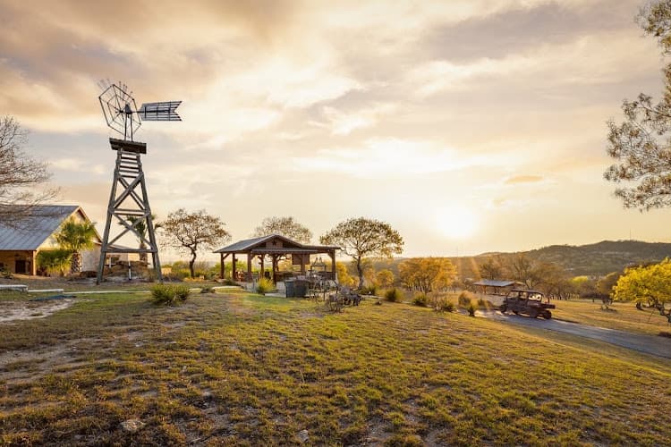 MrHevia Real Estate Photography