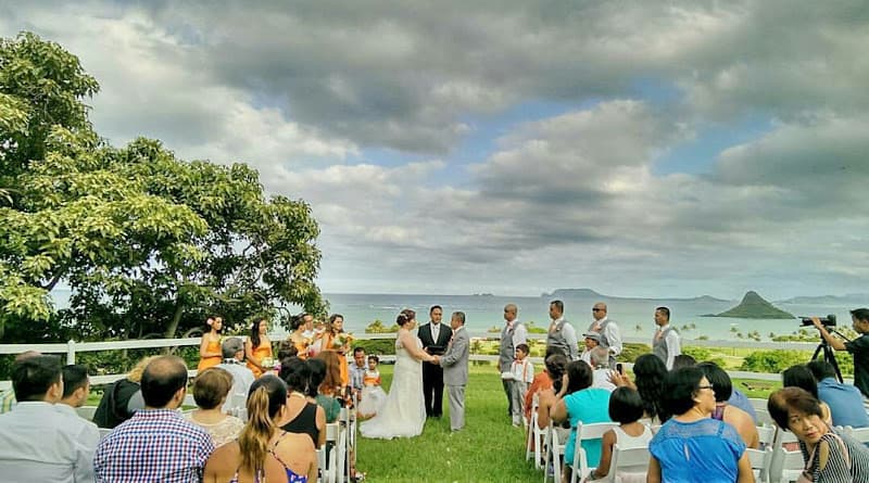 Hawaii Wedding Minister & Officiant