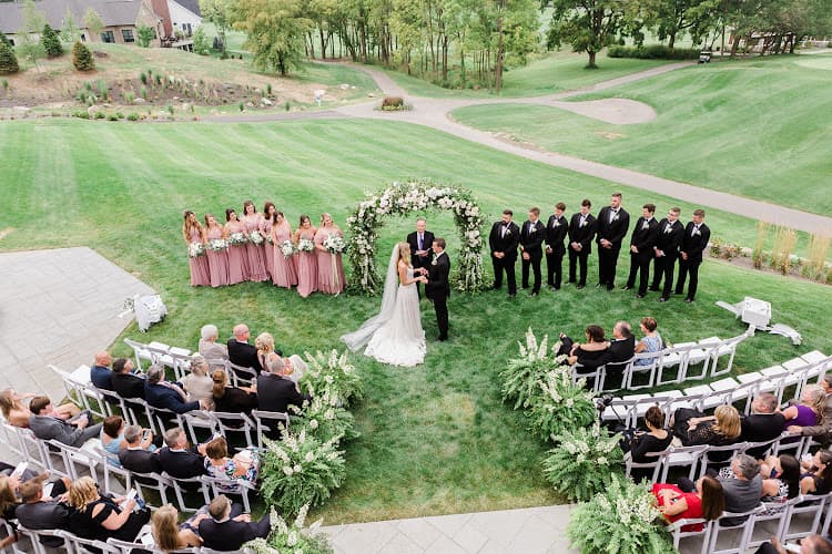 Plum & Poppy Weddings