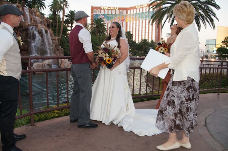 Custom Las Vegas Weddings