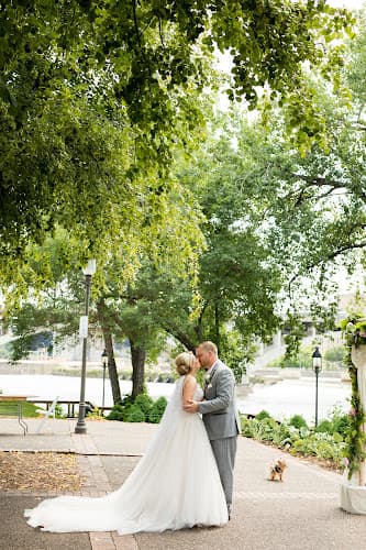 The Simply Elegant Group - Minneapolis Wedding Planners