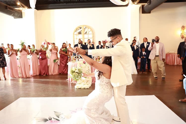 Rella's Exquisite Events & Decor