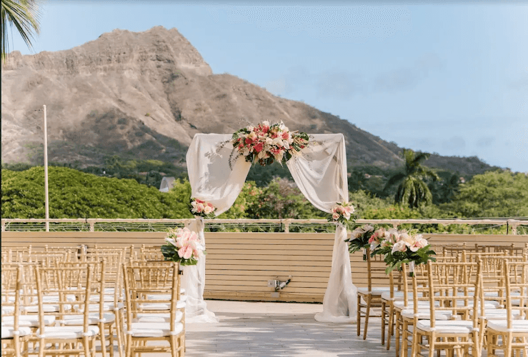 Leahi Room & Lanai by Deck. at Queen Kapiolani Hotel