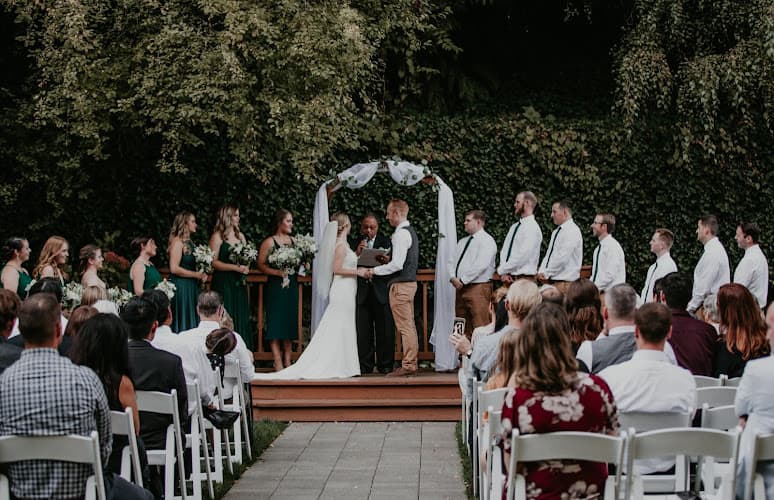 The Laurelhurst Club